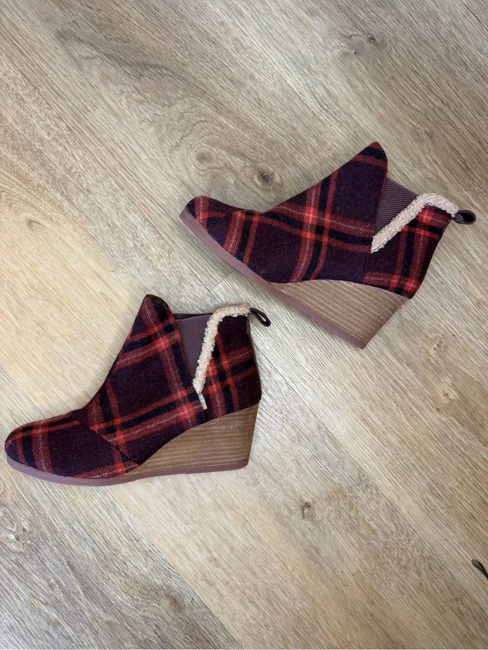 TOMS Plaid Wedge Ankle Booties in Burgundy and Red - Women size 6 fall winter